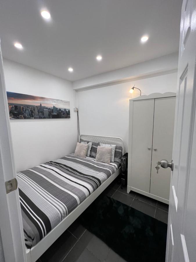 Modern Flat In Central Egham By Windsor Castle, Staines-Upon-Thames And Heathrow Airport Zewnętrze zdjęcie
