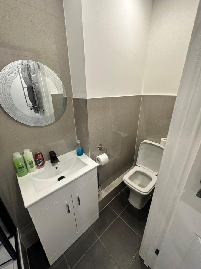 Modern Flat In Central Egham By Windsor Castle, Staines-Upon-Thames And Heathrow Airport Zewnętrze zdjęcie