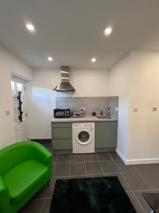 Modern Flat In Central Egham By Windsor Castle, Staines-Upon-Thames And Heathrow Airport Zewnętrze zdjęcie
