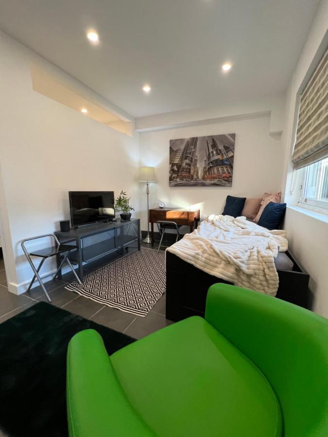 Modern Flat In Central Egham By Windsor Castle, Staines-Upon-Thames And Heathrow Airport Zewnętrze zdjęcie